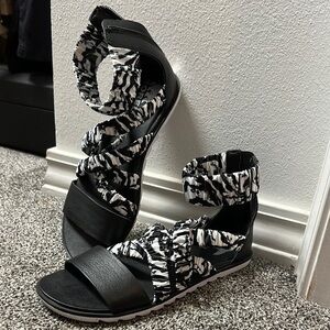 Sorel Black and White Gladiator Sandals